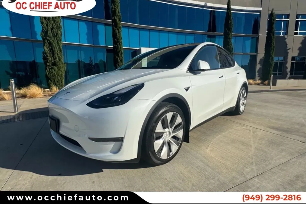 2023 Tesla Model Y Long Range photo 1