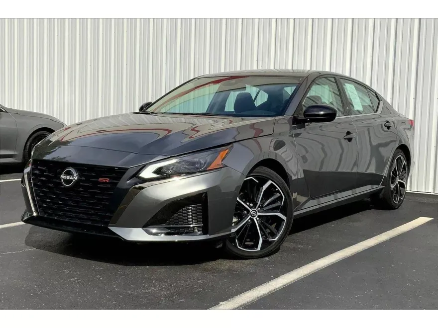 2024 Nissan Altima 2.5 SR photo 1