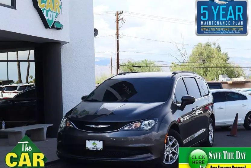 2021 Chrysler Voyager LXi photo 1