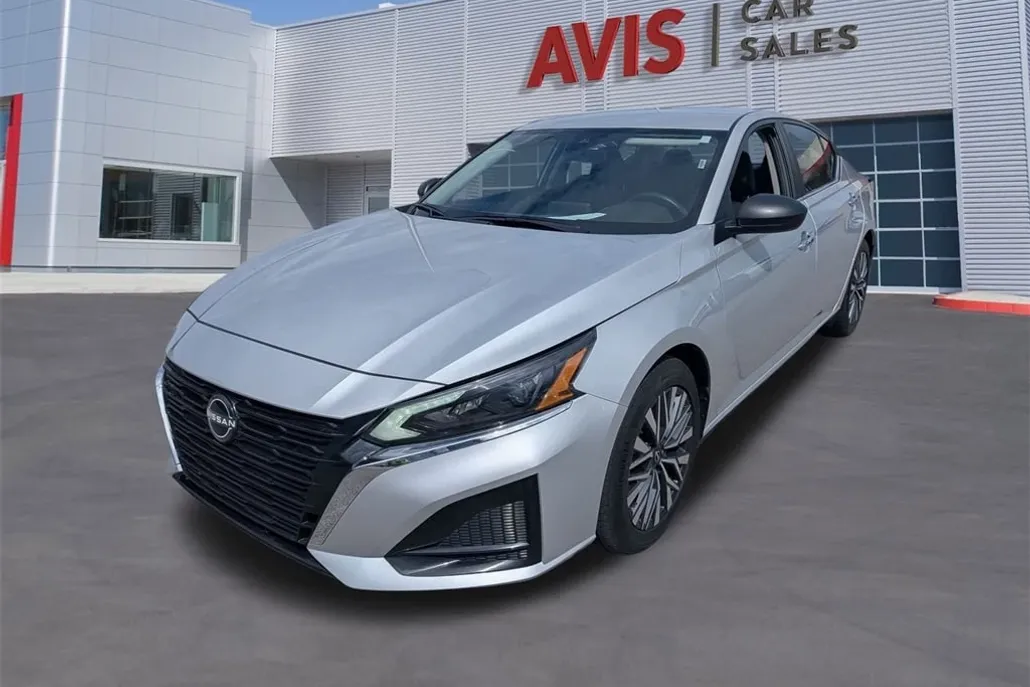 2024 Nissan Altima 2.5 SV photo 1