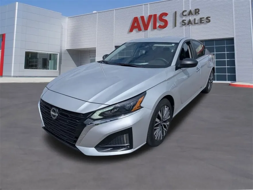2024 Nissan Altima 2.5 SV photo 1