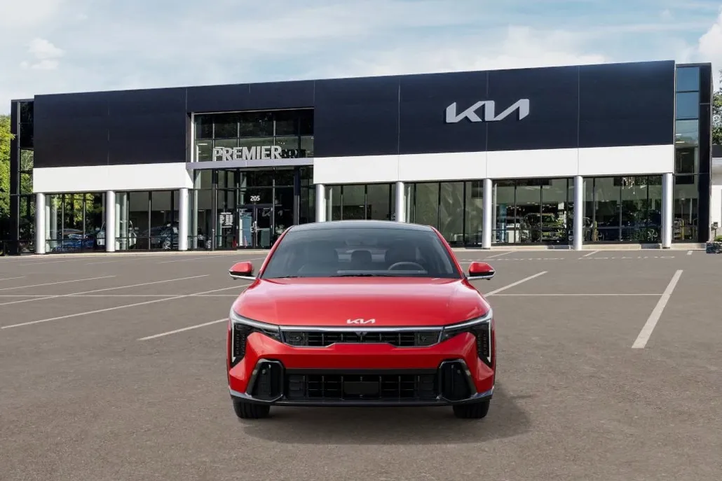 2025 Kia K4 GT-Line Turbo photo 1