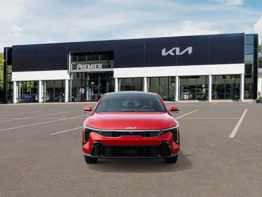 2025 Kia K4 GT-Line Turbo photo 1