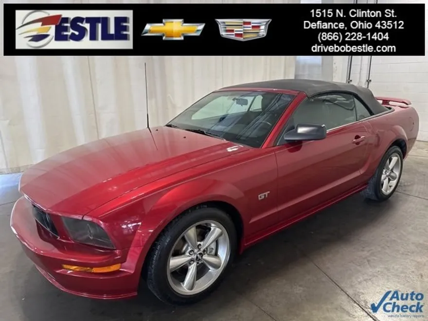 2005 Ford Mustang GT Deluxe Convertible photo 1