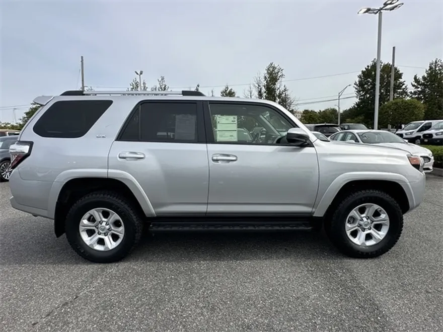2024 Toyota 4Runner SR5 photo 1