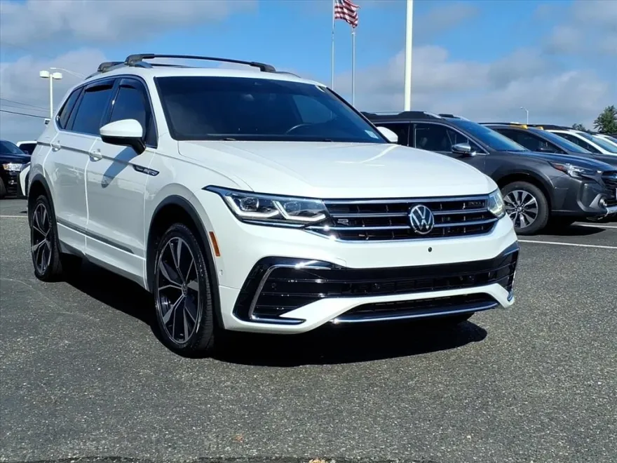 2023 Volkswagen Tiguan SEL R-Line Black photo 1