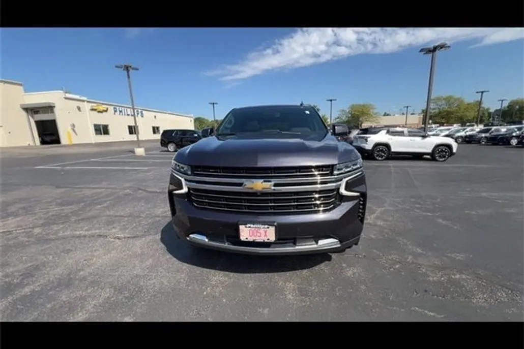 2022 Chevrolet Tahoe LT photo 1