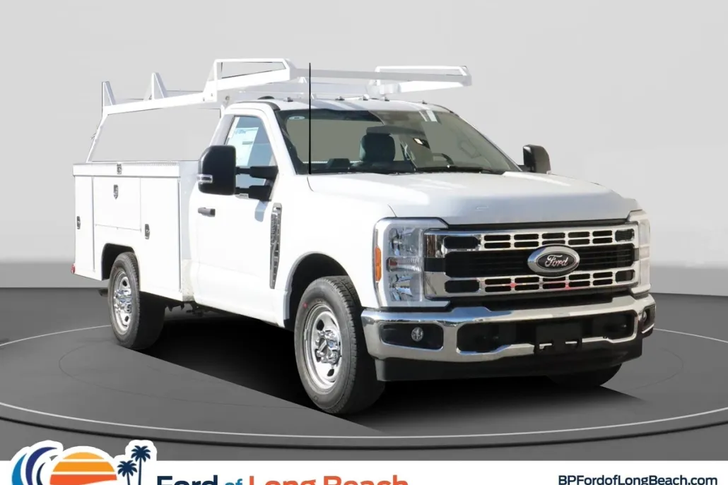 2024 Ford F-350 photo 1