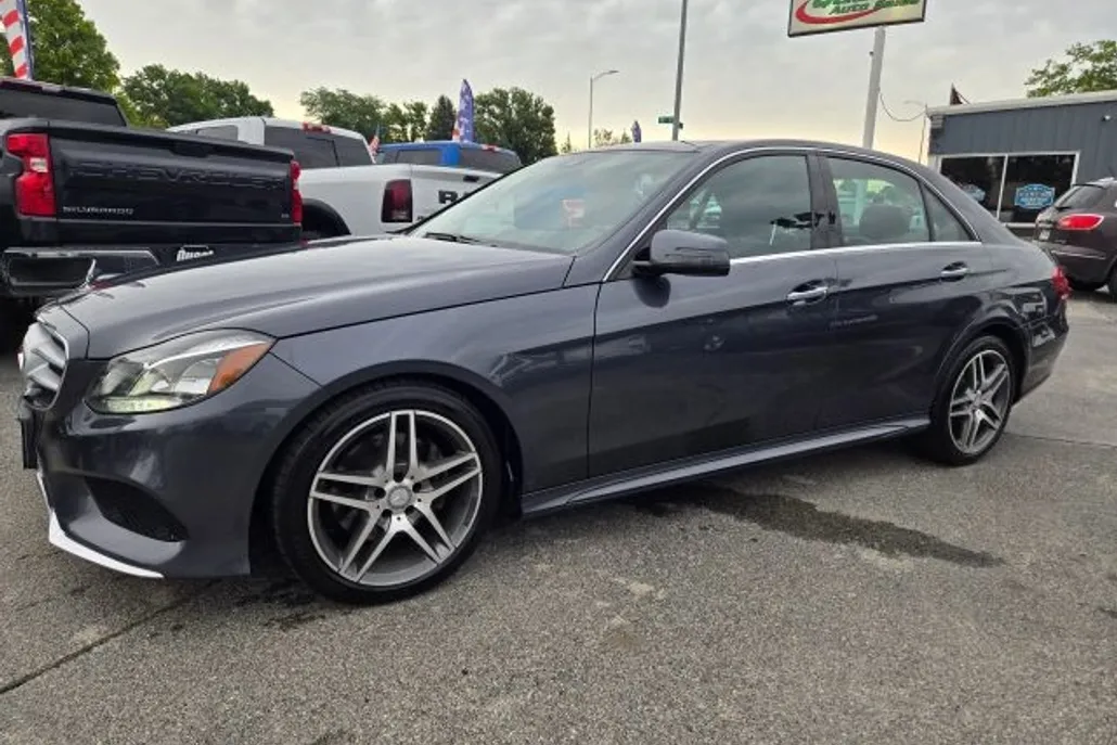 2016 Mercedes Benz E 350 4MATIC Sedan photo 1