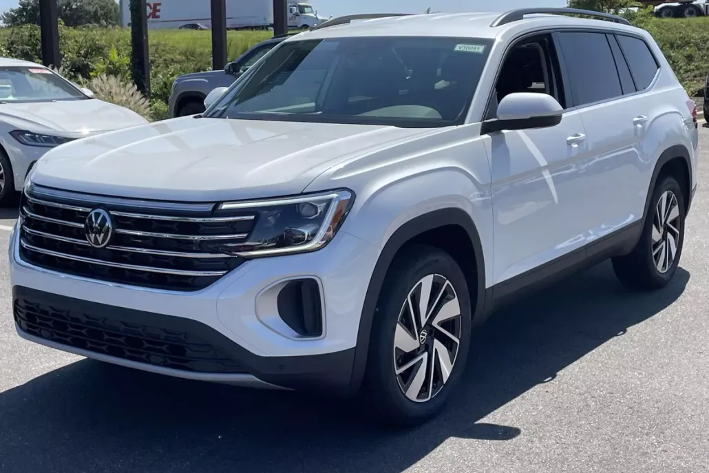 2026 Volkswagen Atlas SE Technology photo 1