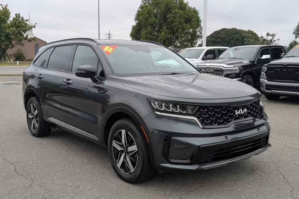 2022 Kia Sorento S photo 1