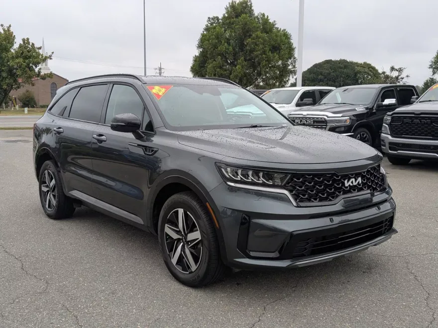 2022 Kia Sorento S photo 1