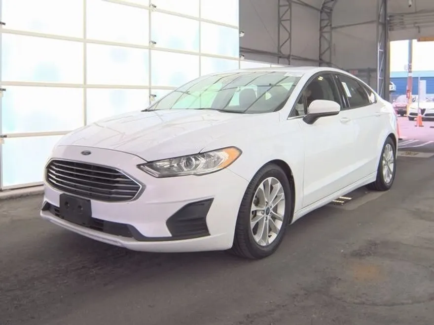 2020 Ford Fusion SE photo 1