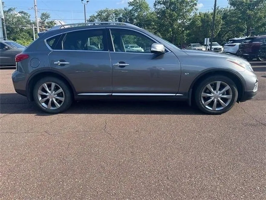 2017 Infiniti QX50 Base photo 1