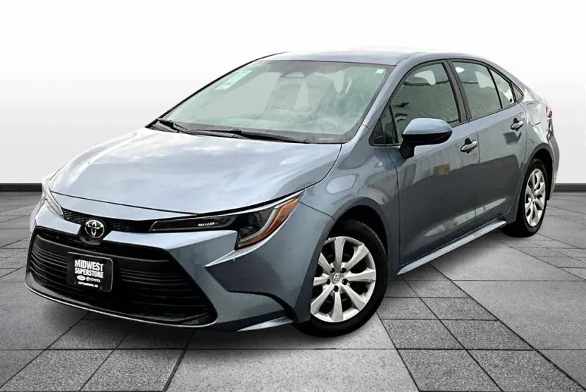 2024 Toyota Corolla LE photo 1