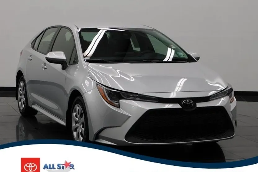 2022 Toyota Corolla LE photo 1