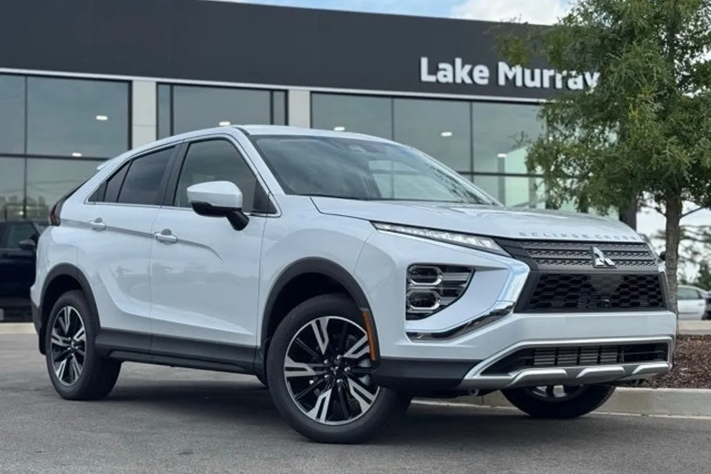 2025 Mitsubishi Eclipse Cross SEL photo 1