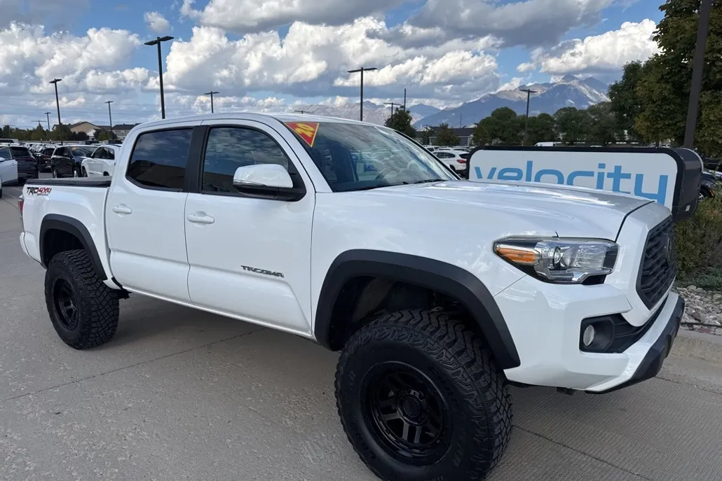 2020 Toyota Tacoma TRD Off-Road photo 1