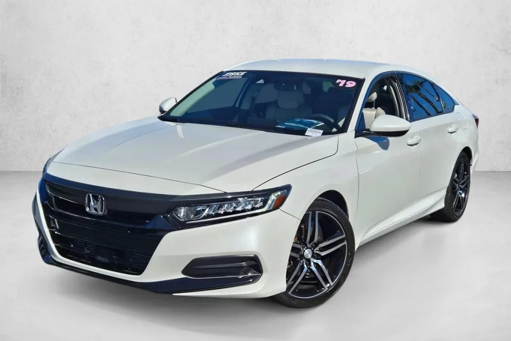2019 Honda Accord LX photo 1