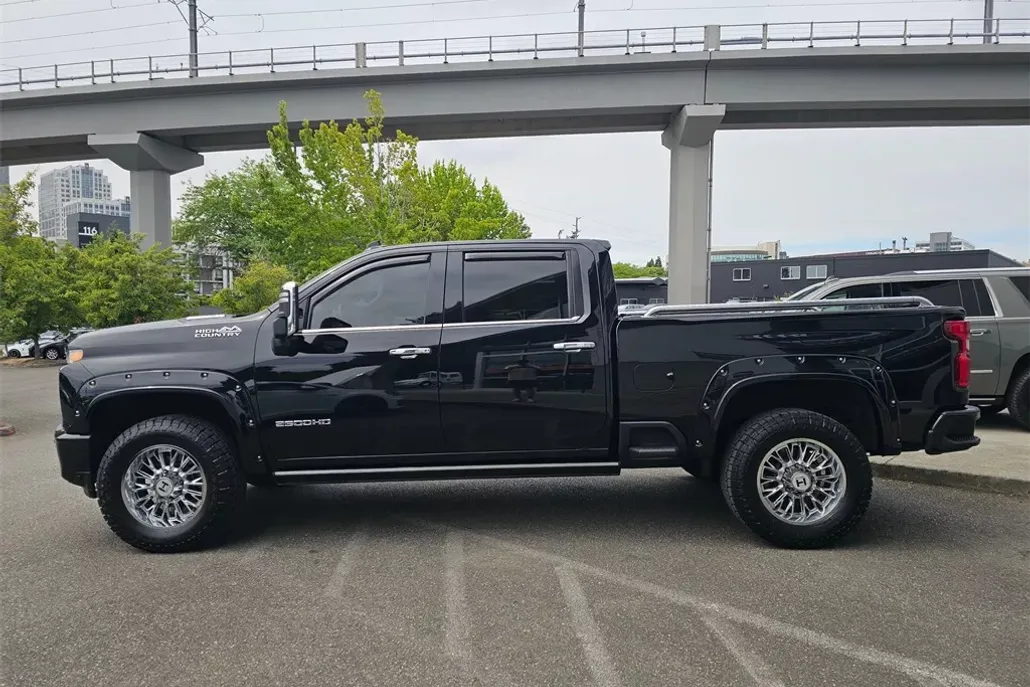 2022 Chevrolet Silverado 2500HD High Country photo 1