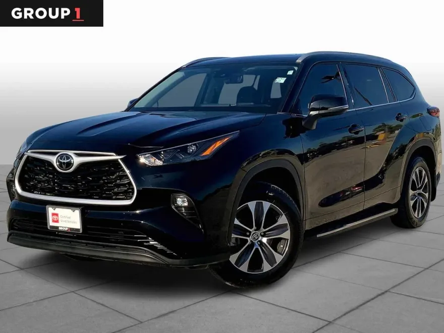 2022 Toyota Highlander XLE photo 1