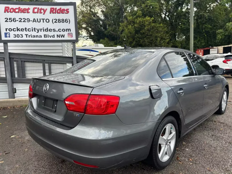 2012 Volkswagen Jetta 2.0 TDI photo 1