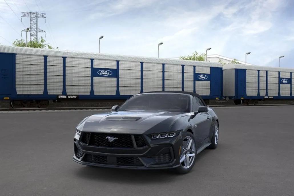 2025 Ford Mustang GT Premium Convertible photo 1