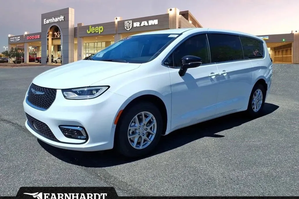 2026 Chrysler Pacifica photo 1