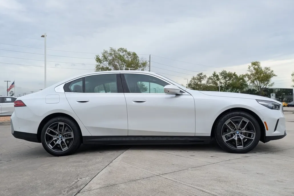 2025 Bmw i5 eDrive40 photo 1