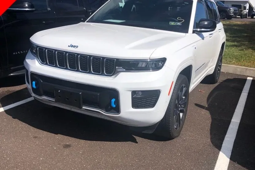 2023 Jeep Grand Cherokee Overland 4xe photo 1