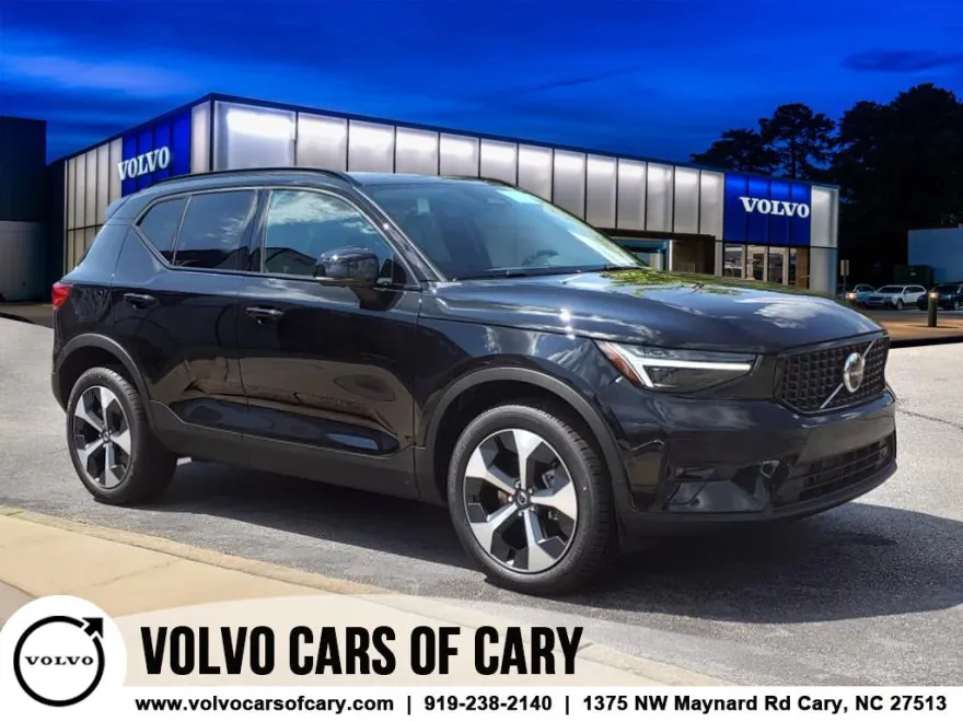 2025 Volvo XC40 Plus photo 1