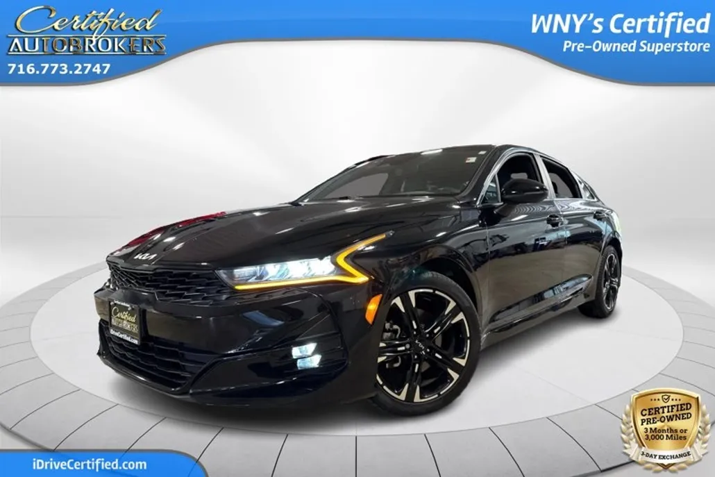 2022 Kia K5 GT-Line photo 1