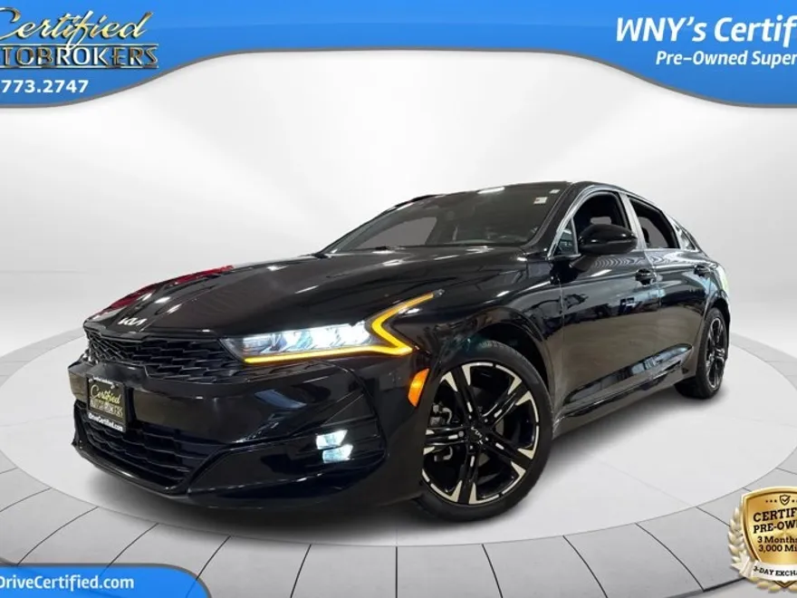 2022 Kia K5 GT-Line photo 1