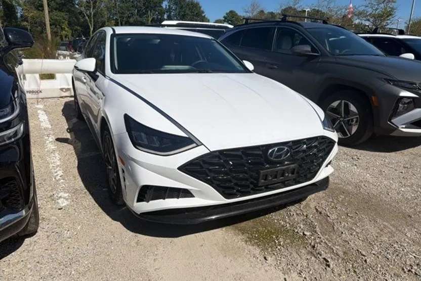 2022 Hyundai Sonata Hybrid Limited photo 1