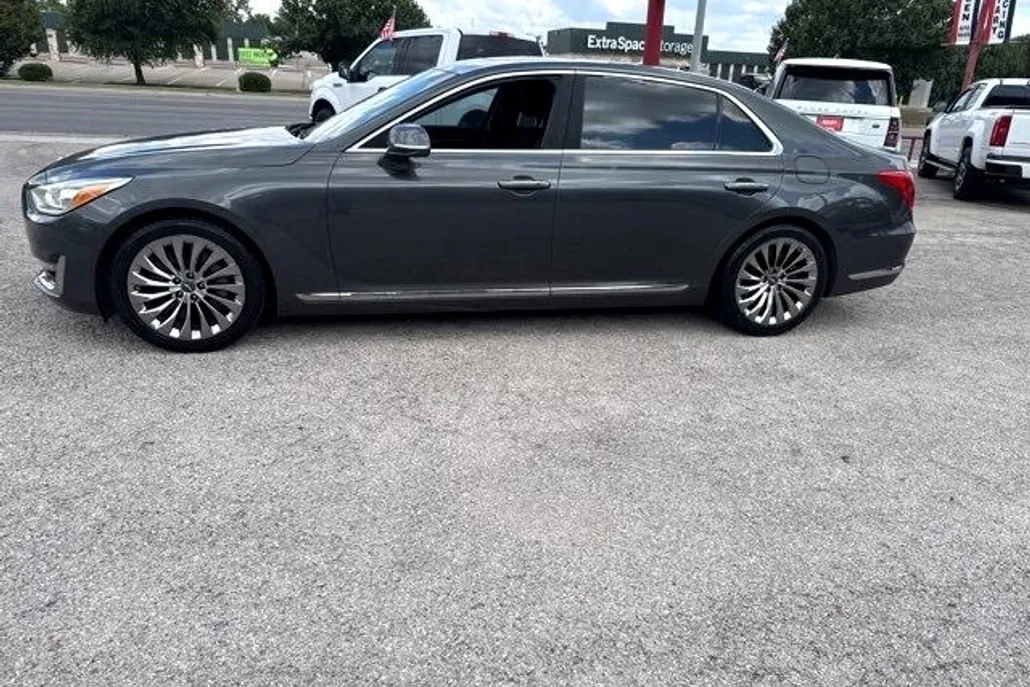 2018 Genesis G90 3.3T Premium photo 1