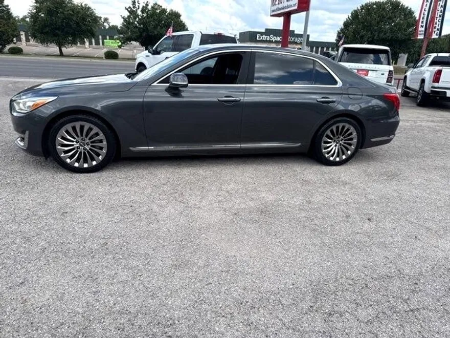 2018 Genesis G90 3.3T Premium photo 1
