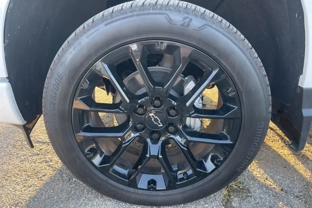 2025 Chevrolet Silverado 1500 RST photo 1