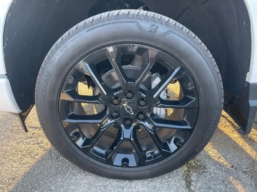 2025 Chevrolet Silverado 1500 RST photo 1