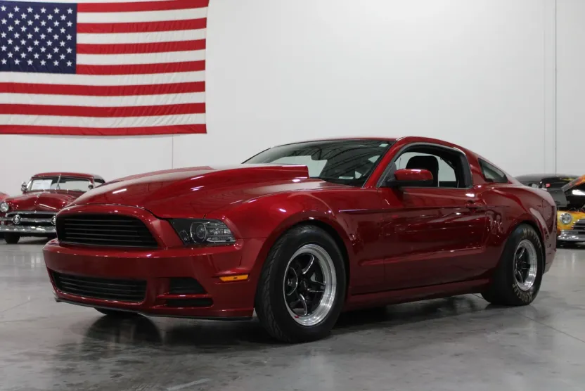 2013 Ford Mustang GT photo 1