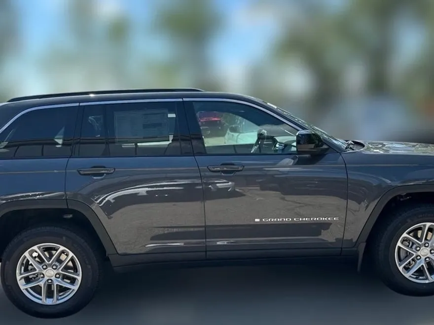 2025 Jeep Grand Cherokee Laredo X photo 1