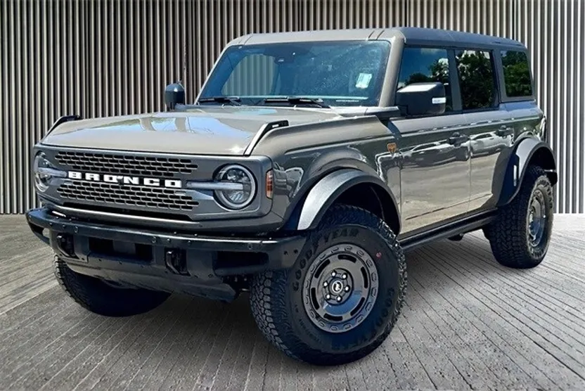 2025 Ford Bronco Badlands photo 1