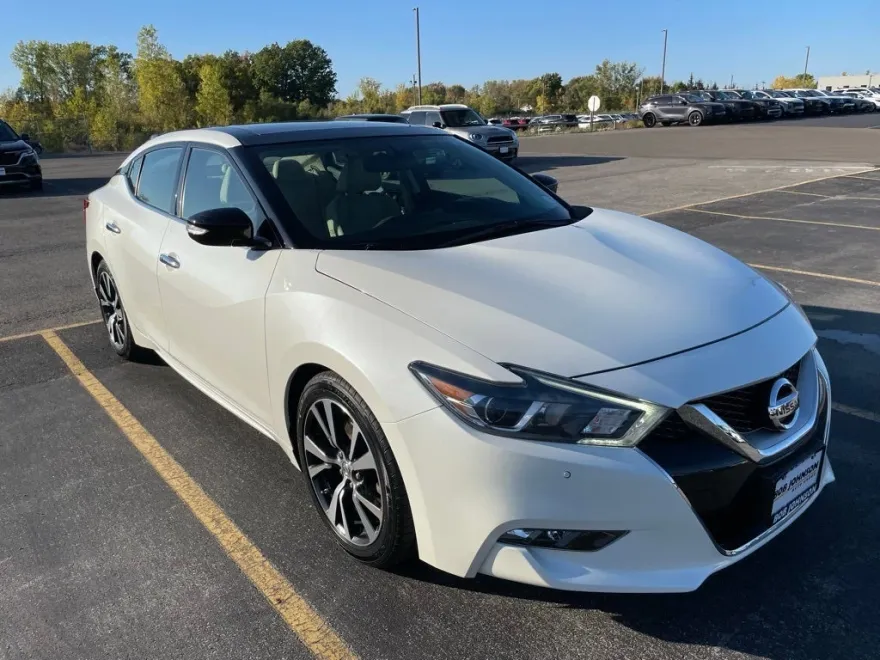 2017 Nissan Maxima SL photo 1