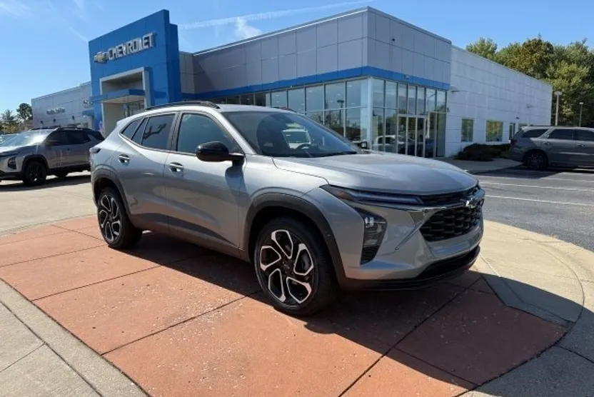 2025 Chevrolet Trax photo 1
