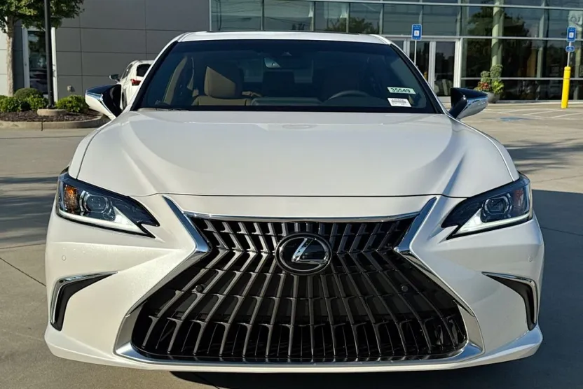 2025 Lexus ES 350 photo 1