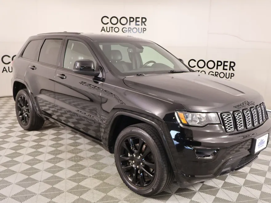 2022 Jeep Cherokee Laredo X photo 1