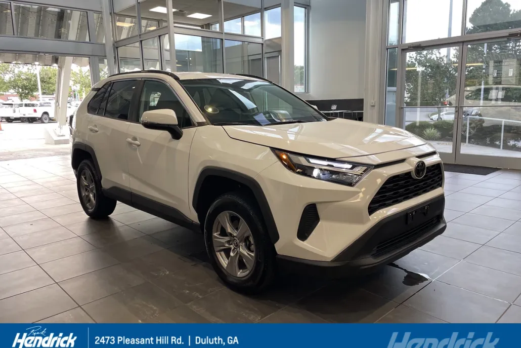 2024 Toyota RAV4 XLE photo 1
