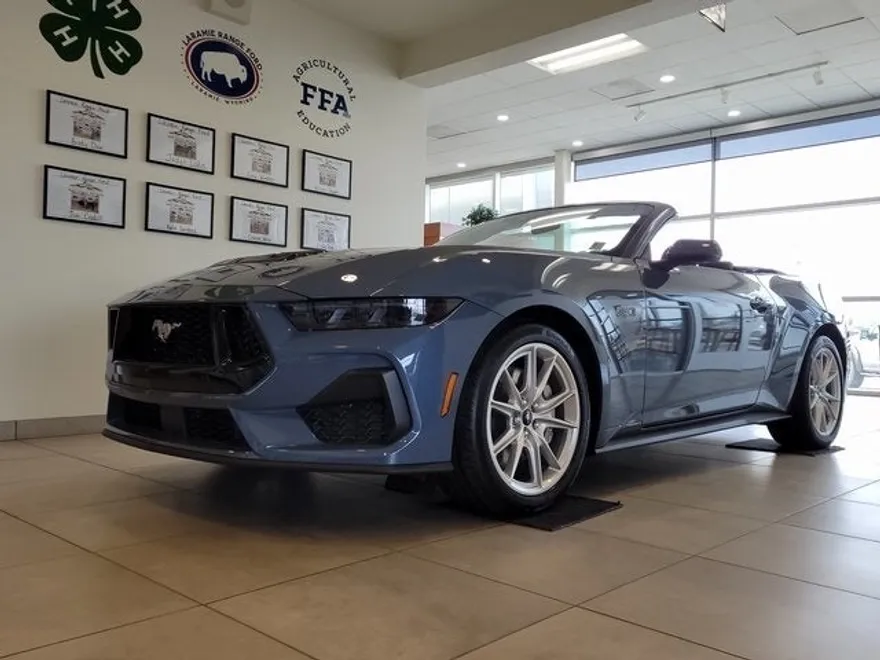 2025 Ford Mustang GT Premium photo 1