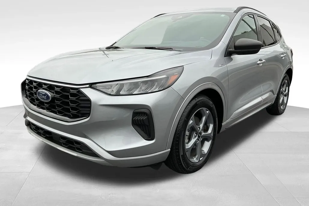 2023 Ford Escape ST-Line photo 1
