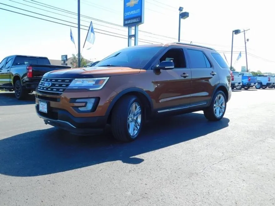 2021 Ford Edge SEL photo 1