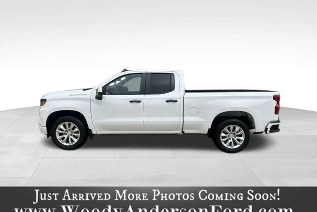 2024 Chevrolet Silverado 1500 Custom photo 1